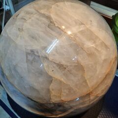 【天然石】水晶＿特大の丸玉、希少クリスタル！約60kg(引き取り限定)の画像