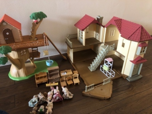 【中古】シルバニアファミリー　赤い屋根のおうち、ツリーハウスほか