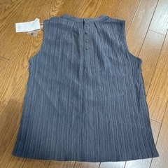 ノースリーブハイネックブラウス　Mサイズの画像