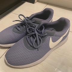 NIKE スニーカー　28センチ