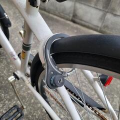 自転車 白 クロスバイク 変速付きの画像