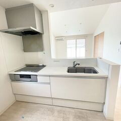 【オーナーズＫＵＲＡ号－０２】仲介手数料無料なので初期費用を抑えられます◎飯塚町築浅物件♪ミサワホーム施工、飯塚町築浅物件！！更新料無し♪蔵のある家。人気のカウンターキッチンに各種設備充実！更に貴重なペット可物件！是非一度ご見学下さい♪ − 群馬県
