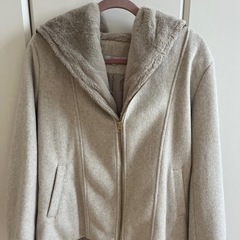 ライトベージュ ジップ付きコート Lサイズ