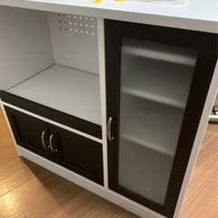 食器棚の画像