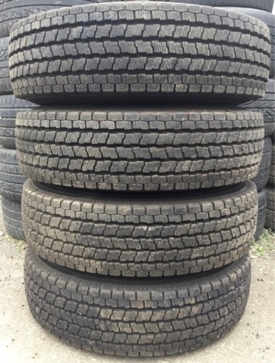 ハイエース等に！超バリ溝 195/80R15 LT ヨコハマ スタッドレスタイヤ 4本セット