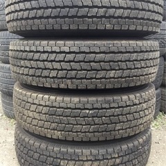 ハイエース等に！超バリ溝 195/80R15 LT ヨコハマ スタッドレスタイヤ