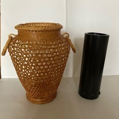 竹かごの花びんの画像