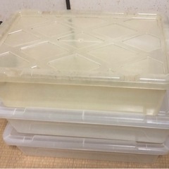 プラスチック衣装ケース
