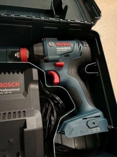 【値下げしました】Bosch Professional(ボッシュ) 18V コードレスインパクトドライバー レンチ兼用 (2.0Ahバ