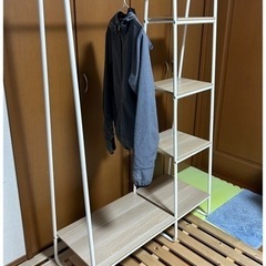 ハンガーラックの画像