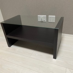 【美品】ガラステーブル　棚付きの画像
