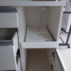 【決まりました】食器棚差し上げます!の画像