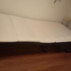 折りたたみベット。の画像