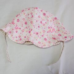 美品♥️ベビー帽子 リバーシブル 花柄×チェック 44-46cmくらい？の画像