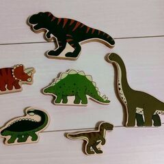 木製恐竜セットの画像
