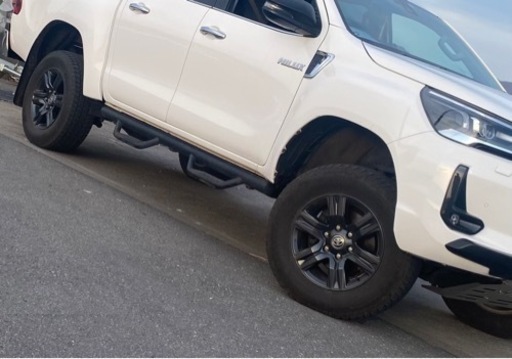 大幅最終値下げ！これで売れなければ消します！ハイラックスgun125 z純正ホイール　タイヤおまけ付き