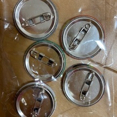缶バッジ　キャラクター　の画像