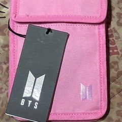 BTSバッチ&ポーチ在庫整理中の画像