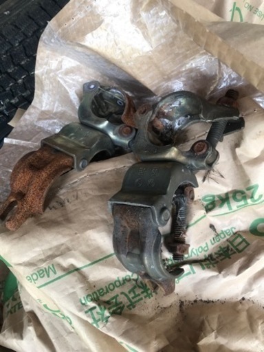 中古単管パイプと直交クランプ格安で!!