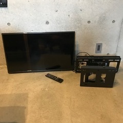 液晶テレビ　ゲオ購入　32インチ　壁掛け用