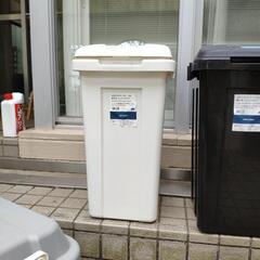 【取引中】ゴミ箱 45L 白の画像