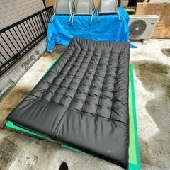 レザー　ソファー　黒　ソファーベッドの画像