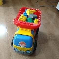 ブロック ダンプカーの画像