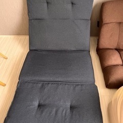 座椅子ソファ 開くとシングルベッドサイズの画像