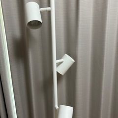 IKEA 間接照明　白の画像