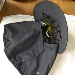 日除け、サングラス付きの帽子　２色セットの画像
