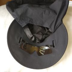 日除け、サングラス付きの帽子　２色セットの画像