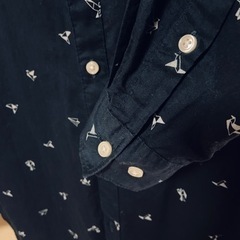 状態良好。H&Mメンズシャツの画像