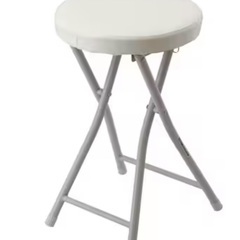 折りたたみ椅子の画像