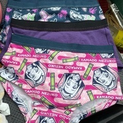 【新品】鬼滅の刃　禰󠄀豆子　しのぶ　柄　120 サイズ　　4枚‼️の画像