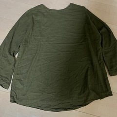 cotton100% jii カーキトップスの画像