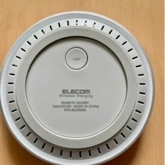 スマホ　ワイヤレス充電器　ELECOM W-QA02SVの画像