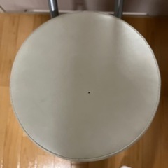 折りたたみ椅子の画像