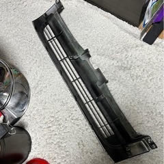 ハイエース200系1型2型用 フロントグリル(黒)の画像