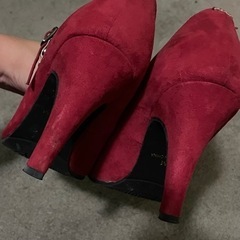 ピンヒール 赤の画像