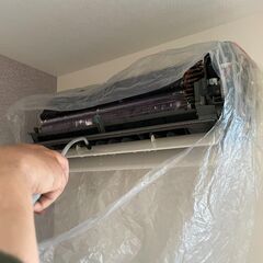 ★★期間限定エアコンクリーニング2台10.000円～★★キャンペーン実施中★くらしのマーケット、おうちにプロのお客様から高評価を頂きました★★PayPayでのお支払い可能★★☆複数台1台あたり7.500円☆元エアコン修理担当ですから安心・安全☆大切な家族のため室内環境を良くしませんか？  レンジフードのクリーニングをもお請け致します。の画像