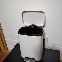 ゴミ箱　ペダルペール バゲット WH(5L)