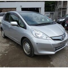 ■640★ホンダ　フィットハイブリッド　HYBRID（H24年）★ＥＴＣ★メモリーナビ★ワンセグ★ＡＵＸ★ＵＳＢ★リモコンキー★エコモード★クルコン★ウインカーミラー★セキュリティ★クリアランスソナー★スタッドレスタイヤ★★自社ローン★金利無し★通過率９０％★車体だけ販売できる★来店不要で買える★リモート商談できる★神奈川県厚木市発★業者なので安心★カスタムも車検もできます★の画像