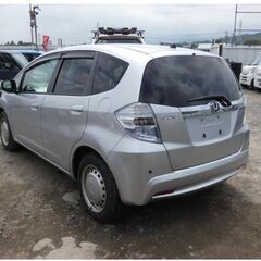 ■640★ホンダ　フィットハイブリッド　HYBRID（H24年）★ＥＴＣ★メモリーナビ★ワンセグ★ＡＵＸ★ＵＳＢ★リモコンキー★エコモード★クルコン★ウインカーミラー★セキュリティ★クリアランスソナー★スタッドレスタイヤ★★自社ローン★金利無し★通過率９０％★車体だけ販売できる★来店不要で買える★リモート商談できる★神奈川県厚木市発★業者なので安心★カスタムも車検もできます★の画像