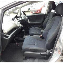 ■640★ホンダ　フィットハイブリッド　HYBRID（H24年）★ＥＴＣ★メモリーナビ★ワンセグ★ＡＵＸ★ＵＳＢ★リモコンキー★エコモード★クルコン★ウインカーミラー★セキュリティ★クリアランスソナー★スタッドレスタイヤ★★自社ローン★金利無し★通過率９０％★車体だけ販売できる★来店不要で買える★リモート商談できる★神奈川県厚木市発★業者なので安心★カスタムも車検もできます★の画像