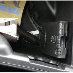 ■640★ホンダ　フィットハイブリッド　HYBRID（H24年）★ＥＴＣ★メモリーナビ★ワンセグ★ＡＵＸ★ＵＳＢ★リモコンキー★エコモード★クルコン★ウインカーミラー★セキュリティ★クリアランスソナー★スタッドレスタイヤ★★自社ローン★金利無し★通過率９０％★車体だけ販売できる★来店不要で買える★リモート商談できる★神奈川県厚木市発★業者なので安心★カスタムも車検もできます★の画像