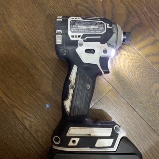 マキタ　インパクトドライバー18V  TD170DZW本体のみ