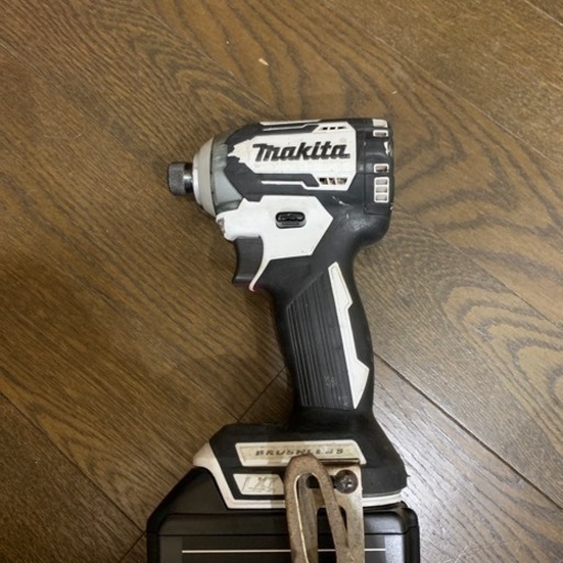 マキタ　インパクトドライバー18V  TD170DZW本体のみ