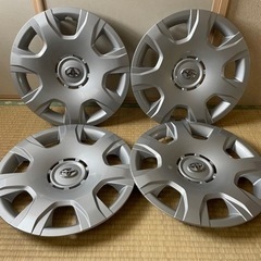 トヨタ ハイエース純正 15インチ ホイールカバー ４枚