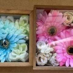 ケース入り花飾り　2個セット