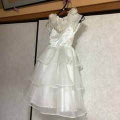 130㌢子供服。とても可愛いドレスです。
